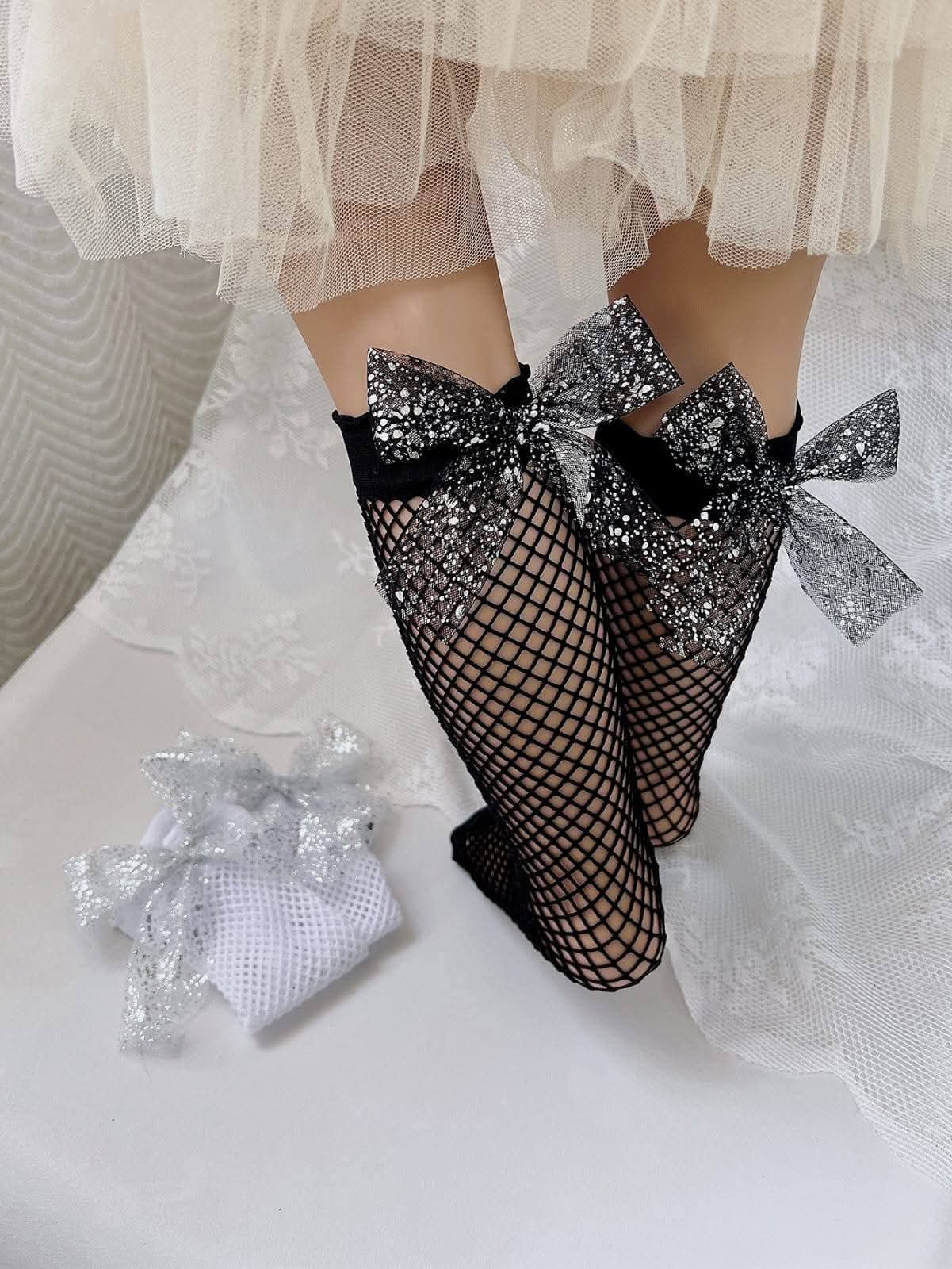 Shiny net bow sock