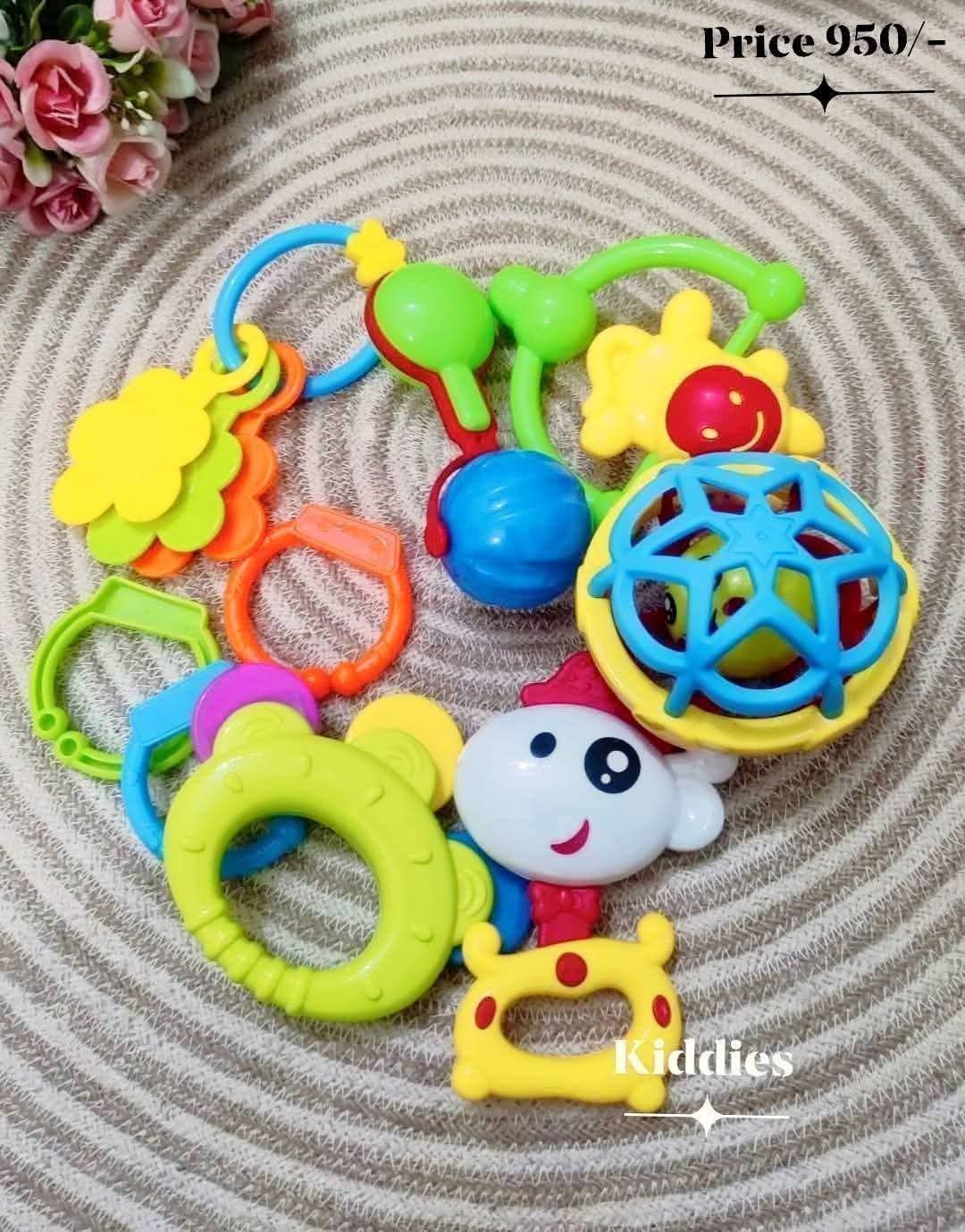 premium Rattle set with basket 11 pcs