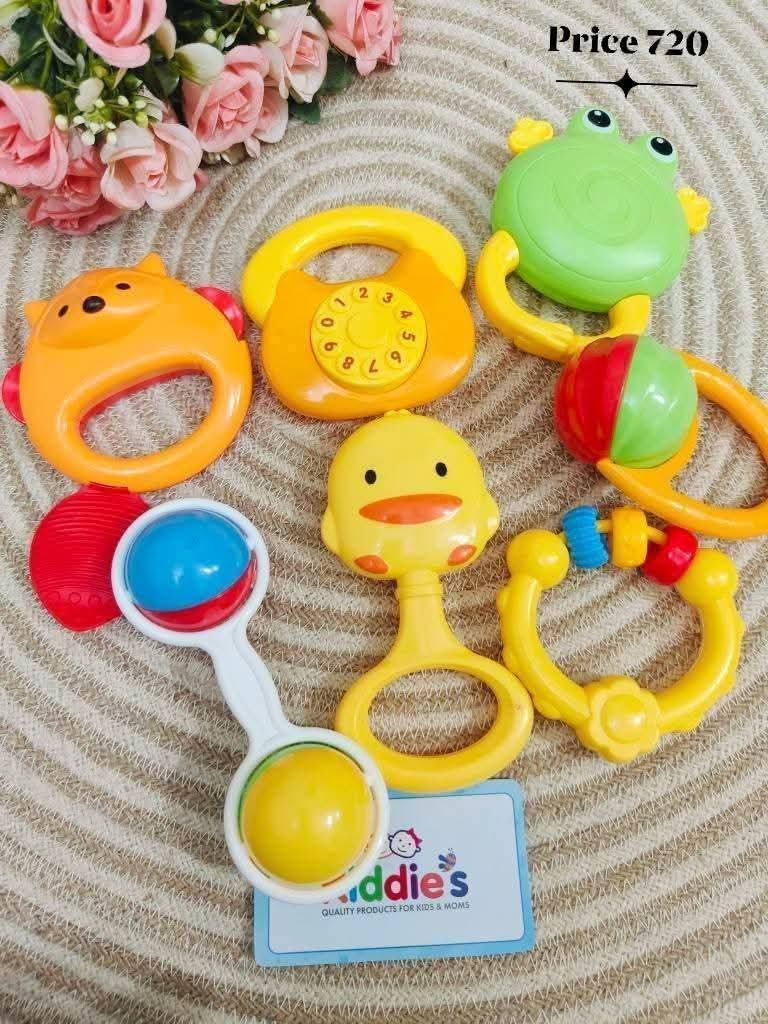 7 pcs premium quality rattle set